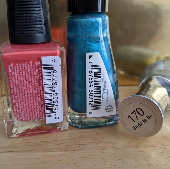 Sally Hansen Trio - Picture 2 of 2